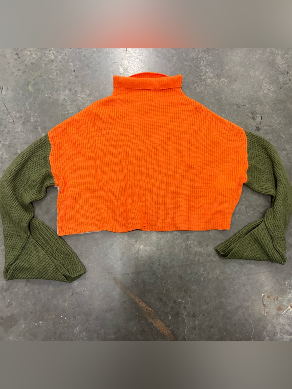 AKIRA Colorblock Turtleneck Cropped Sweater Orange Olive Green Large